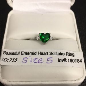 Beautiful emerald birthstone ring!